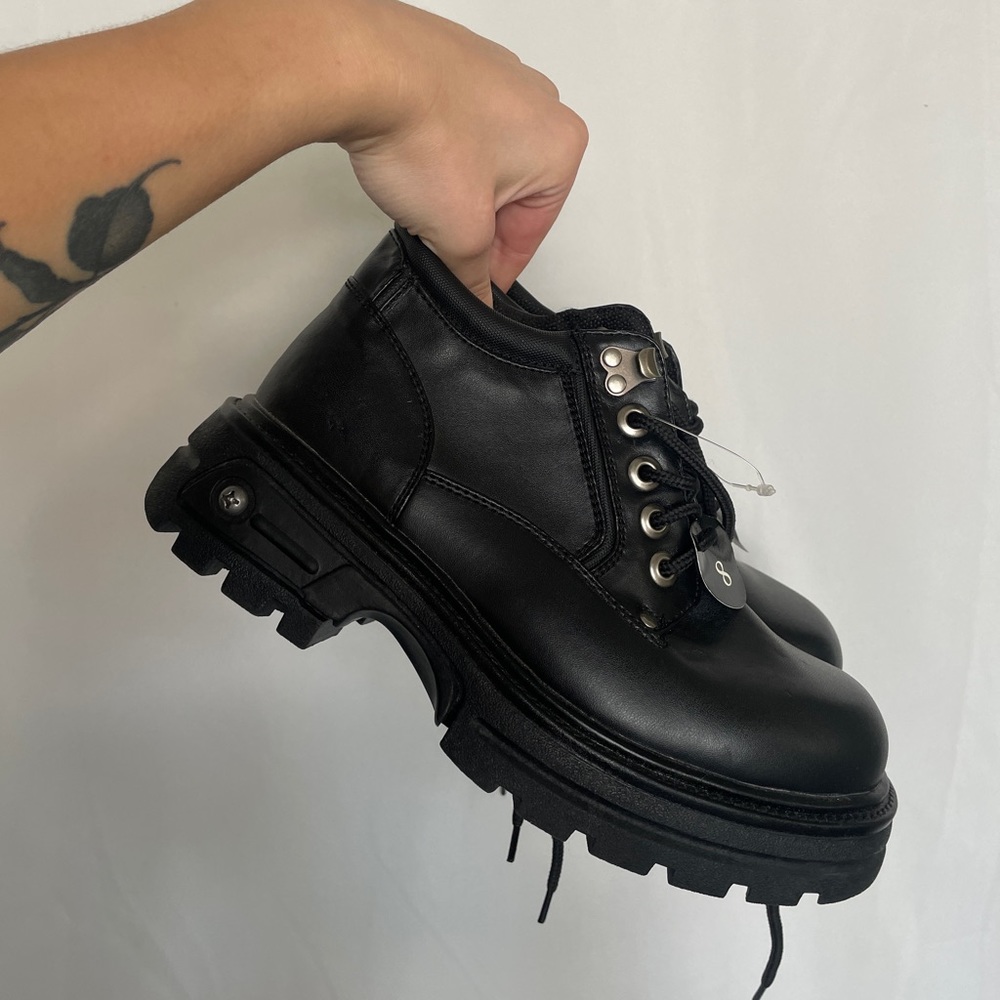725 Originals DEADSTOCK black platform boots